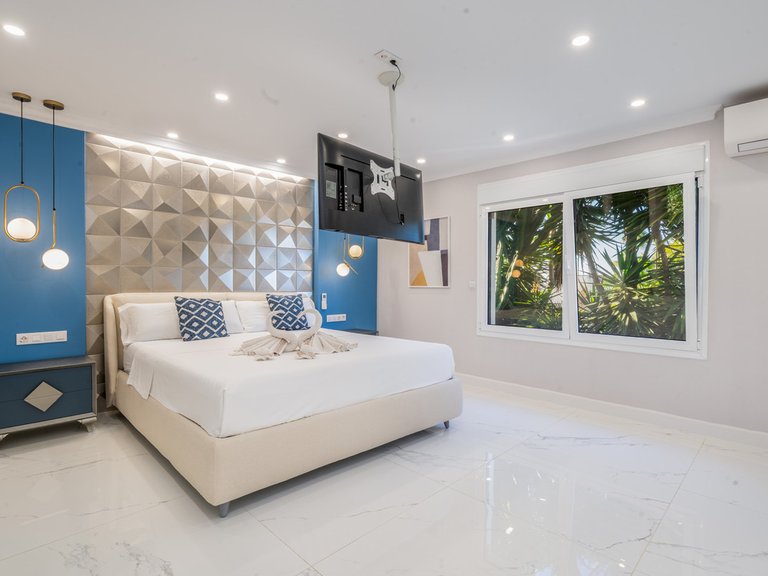 Villa for Sale in Marbella, Malaga 15