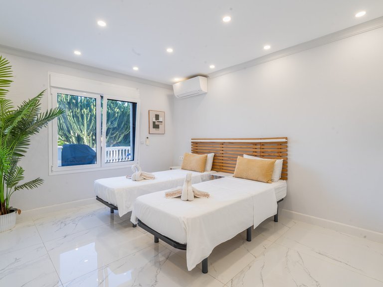 Villa for Sale in Marbella, Malaga 20