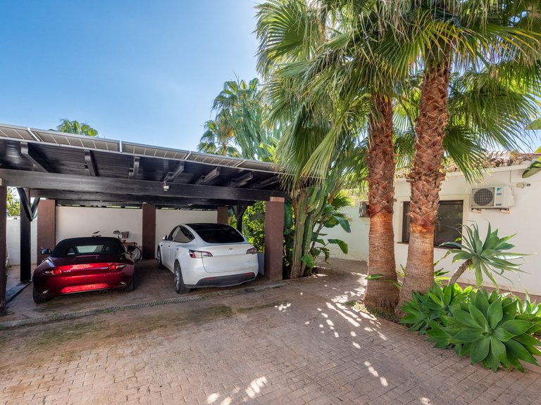 Villa for Sale in Marbella, Malaga 52