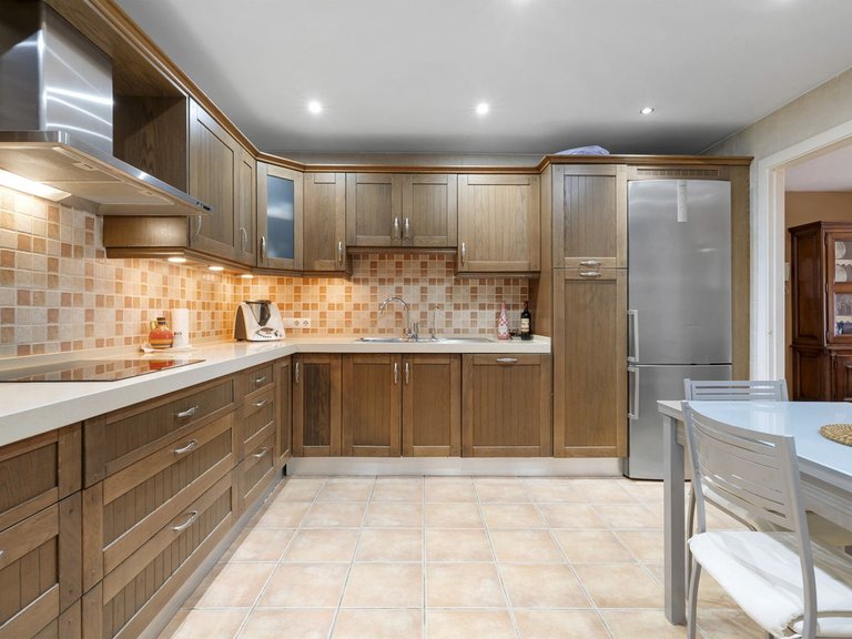 Apartment for Sale in Nueva Andalucía, Malaga 12