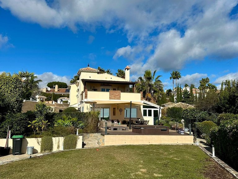 Villa for Sale in Estepona, Malaga 27