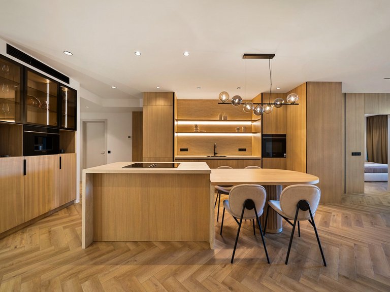 Apartment for Sale in Nueva Andalucía, Malaga 1