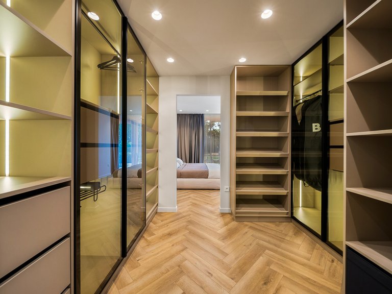 Apartment for Sale in Nueva Andalucía, Malaga 16