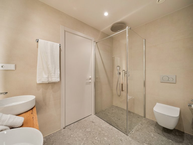 Apartment for Sale in Nueva Andalucía, Malaga 19