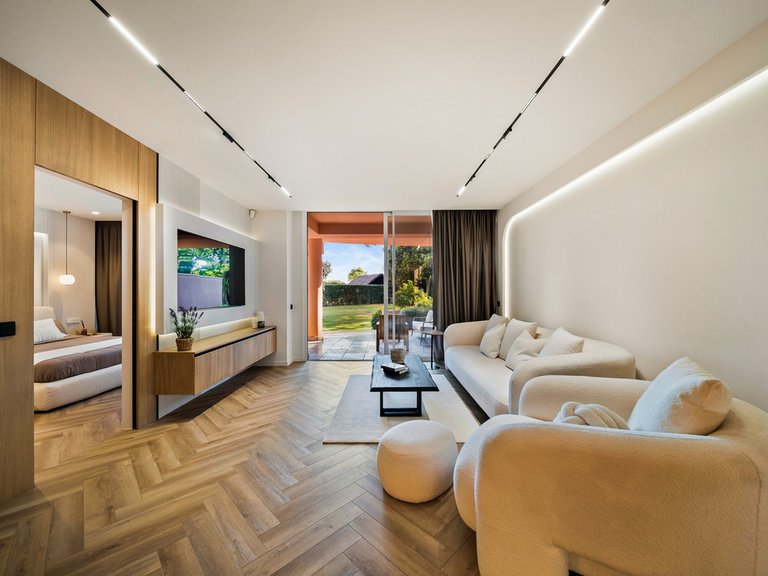 Apartment for Sale in Nueva Andalucía, Malaga 6