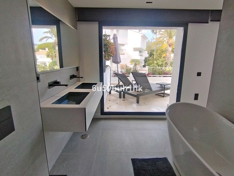 Apartment for Sale in Marbella, Malaga 28