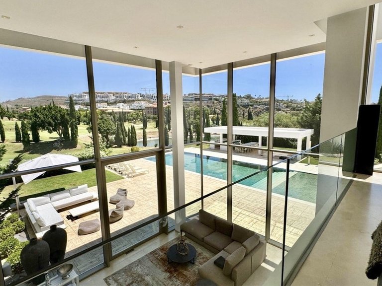 Villa for Sale in Los Flamingos, Malaga 1