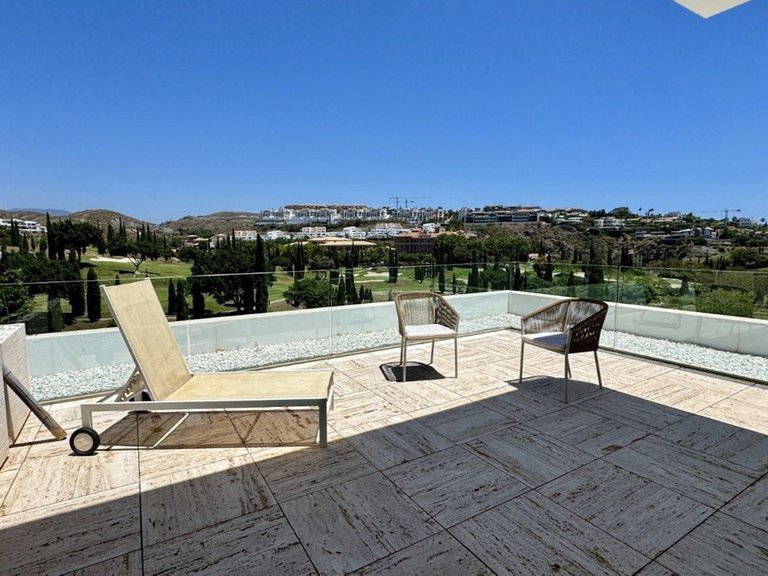 Villa for Sale in Los Flamingos, Malaga 10