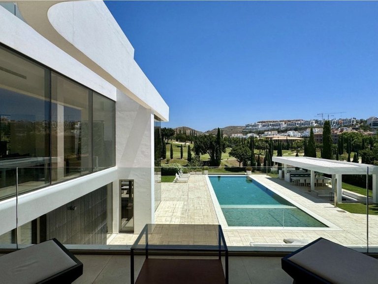 Villa for Sale in Los Flamingos, Malaga 3