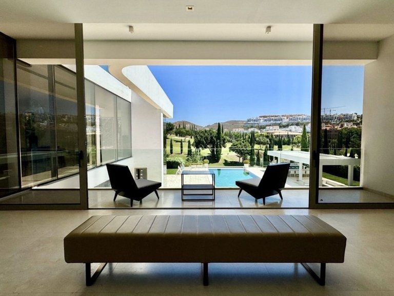 Villa for Sale in Los Flamingos, Malaga 6