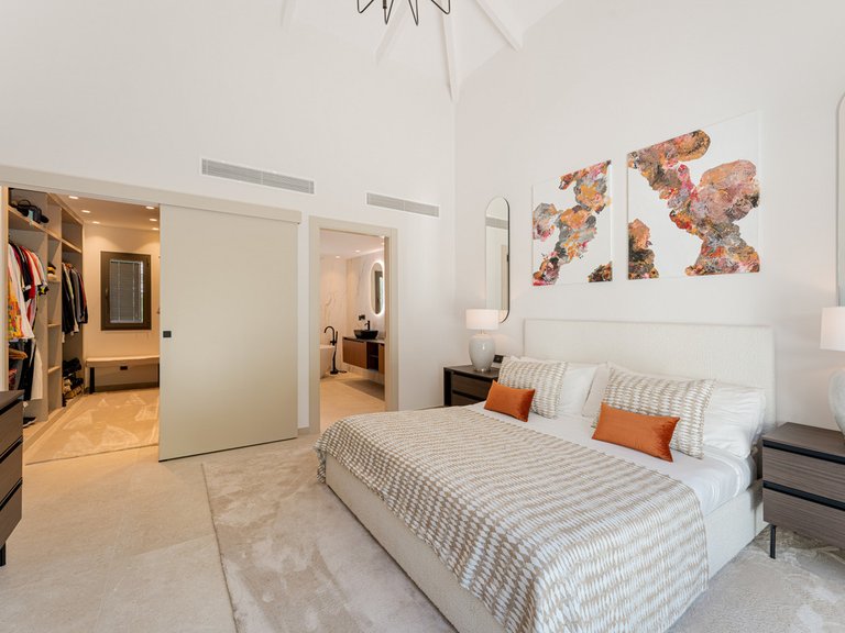Villa for Sale in Nueva Andalucía, Malaga 54