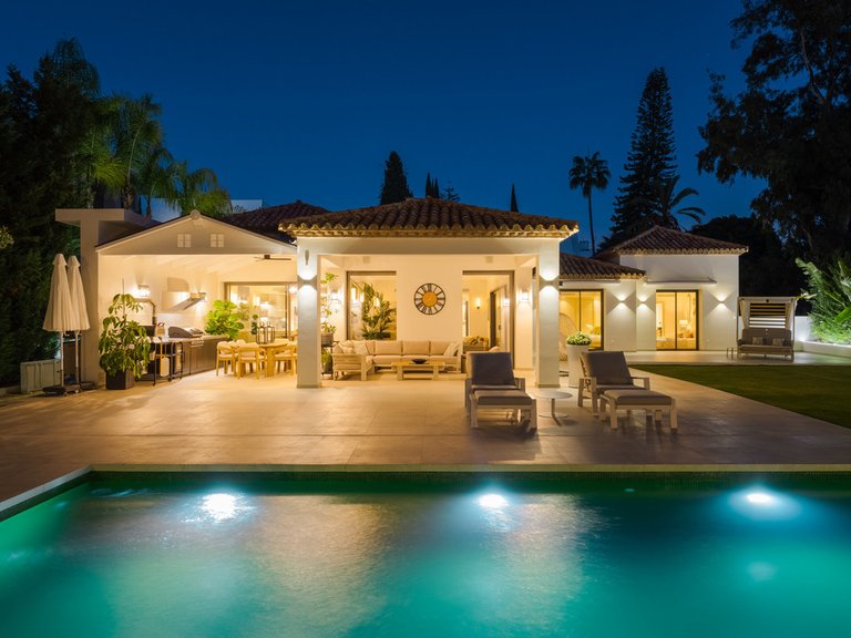 Villa for Sale in Nueva Andalucía, Malaga 59