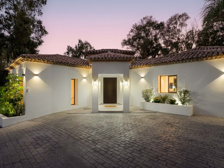 Villa for Sale in Nueva Andalucía, Malaga 60