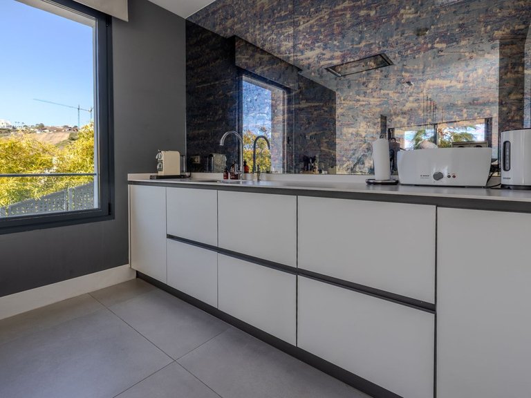 Villa for Sale in Selwo, Malaga 12