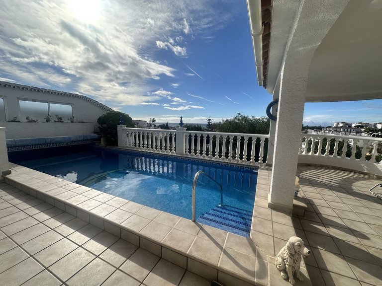 Villa for Sale in Calahonda, Malaga 34