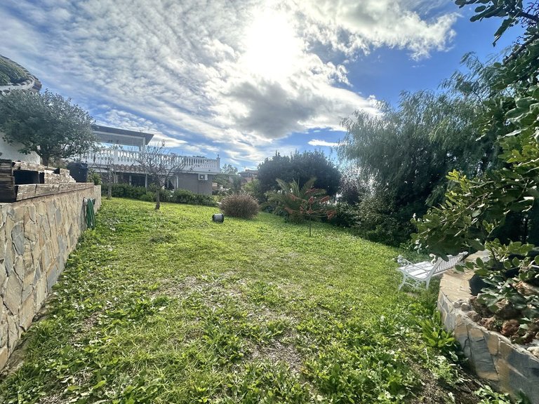 Villa for Sale in Calahonda, Malaga 35