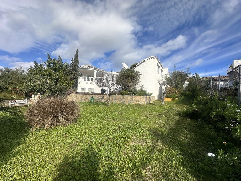 Villa for Sale in Calahonda, Malaga 37
