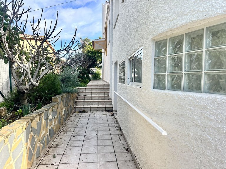 Villa for Sale in Calahonda, Malaga 39
