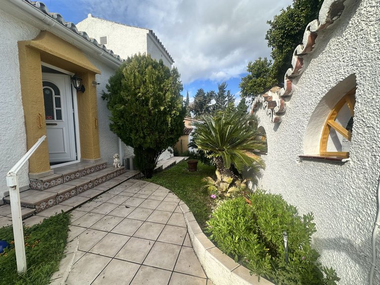 Villa for Sale in Calahonda, Malaga 44