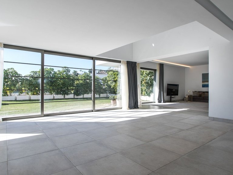Villa for Sale in Benahavís, Malaga 14