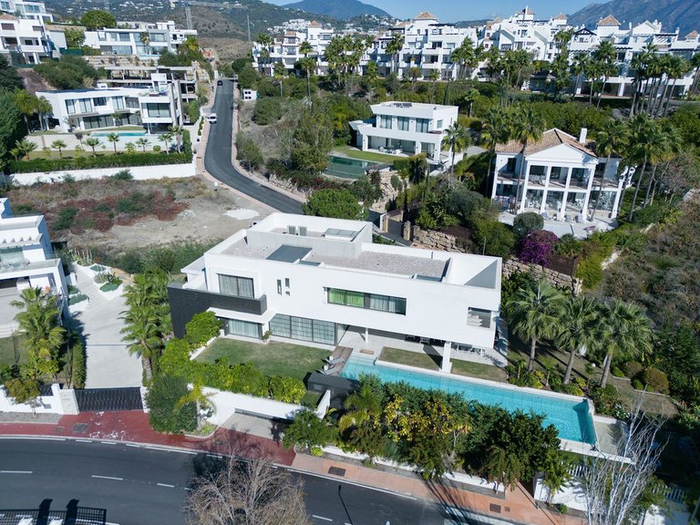 Villa for Sale in Benahavís, Malaga 3