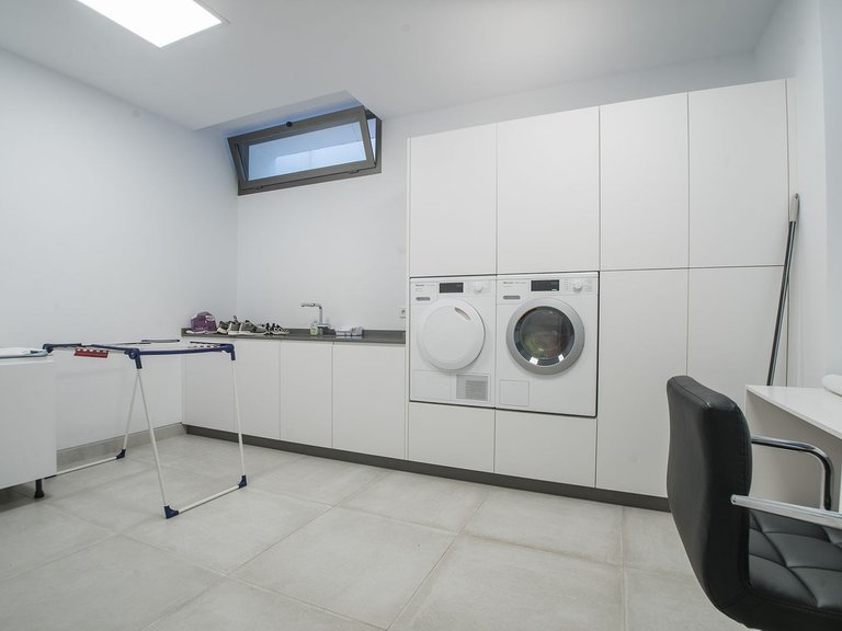 Villa for Sale in Benahavís, Malaga 39