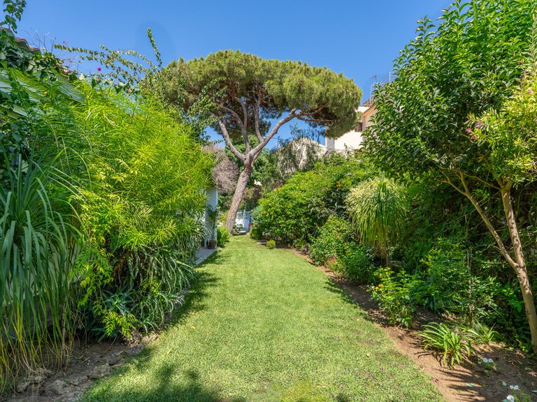 Villa for Sale in Marbesa, Malaga 42