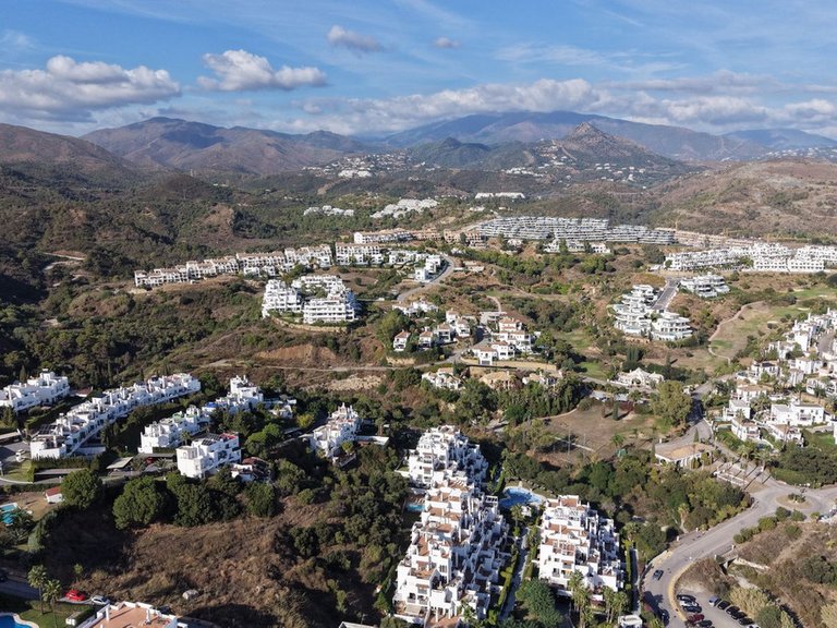 Apartment for Sale in Selwo, Malaga 12