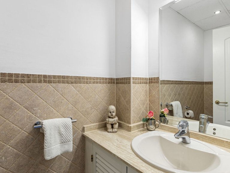 Apartment for Sale in Los Arqueros, Malaga 14