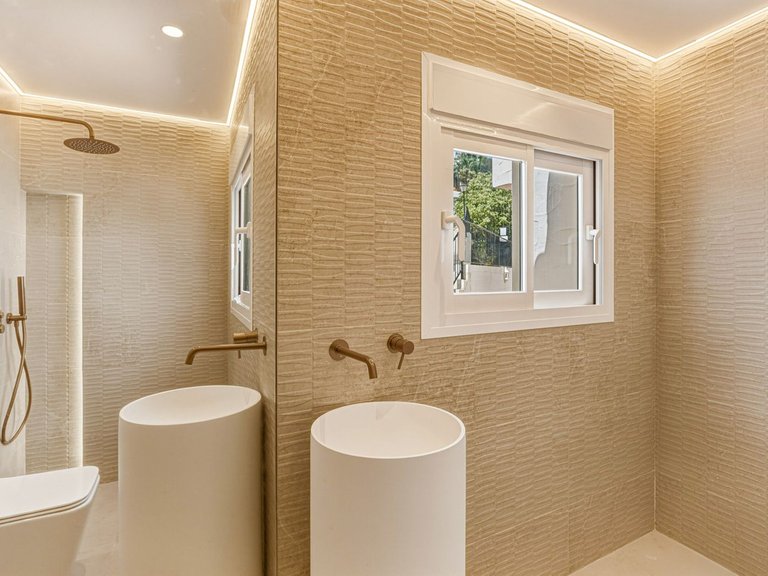 Villa for Sale in Altos De Los Monteros, Malaga 14