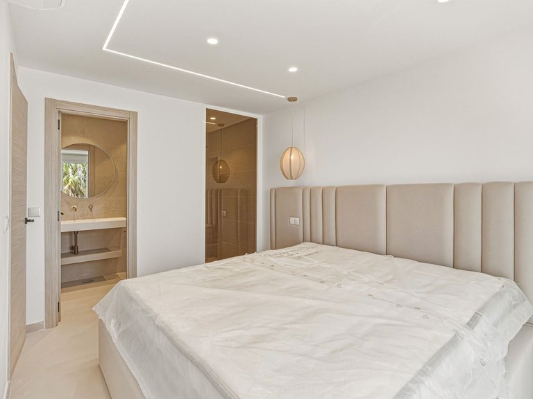 Villa for Sale in Altos De Los Monteros, Malaga 15