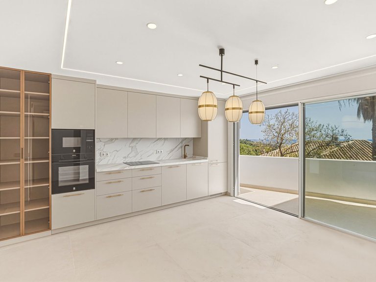 Villa for Sale in Altos De Los Monteros, Malaga 2