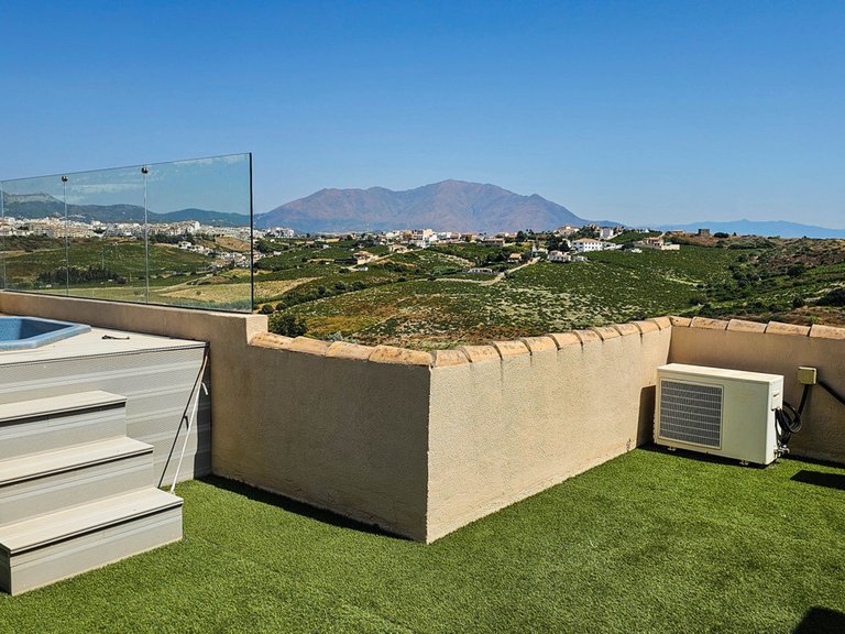 Villa for Sale in La Duquesa, Malaga 13