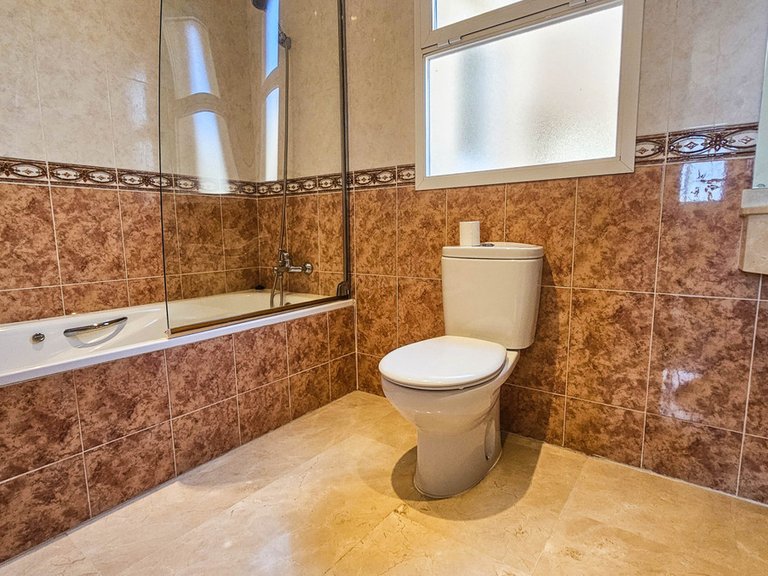Villa for Sale in La Duquesa, Malaga 15