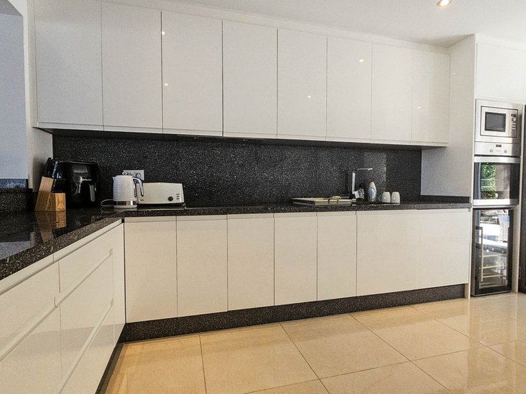 Villa for Sale in La Duquesa, Malaga 3