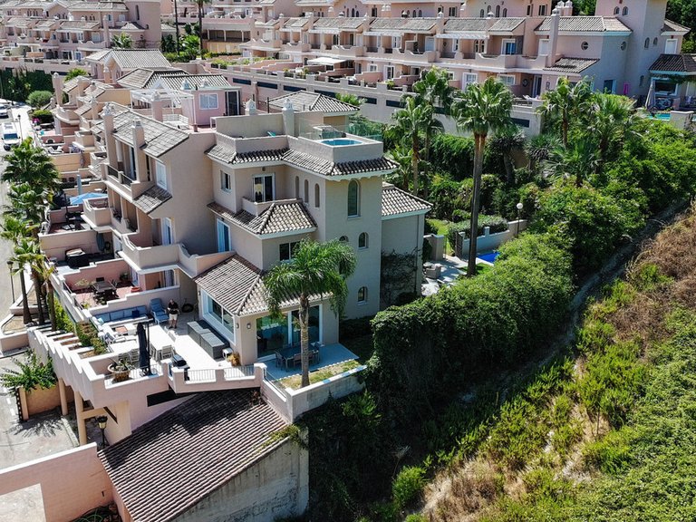 Villa for Sale in La Duquesa, Malaga 30