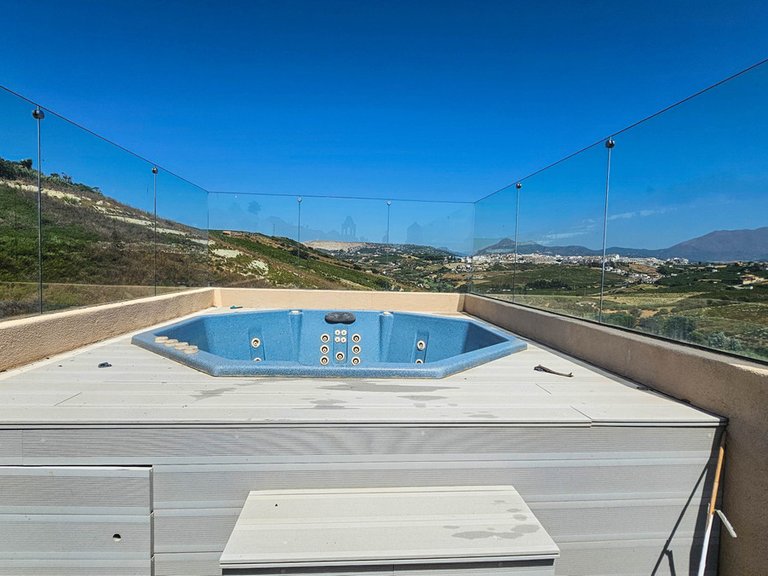 Villa for Sale in La Duquesa, Malaga 4