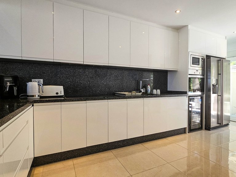 Villa for Sale in La Duquesa, Malaga 44