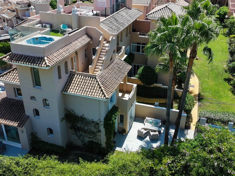 Villa for Sale in La Duquesa, Malaga 8