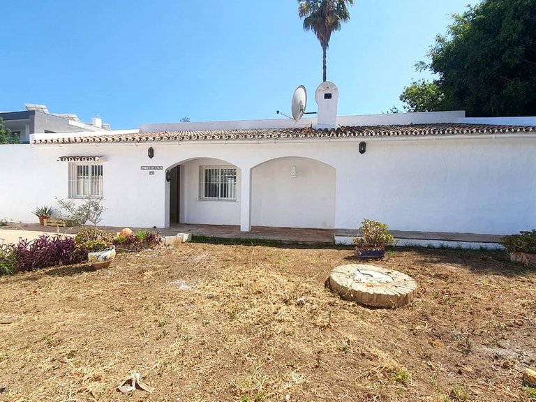 Villa for Sale in Fuengirola, Malaga 2