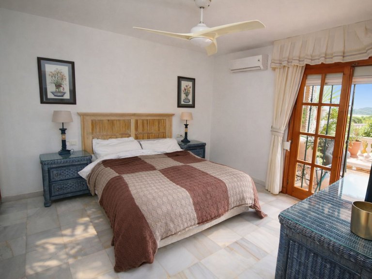 Villa for Sale in Mijas Golf, Malaga 11