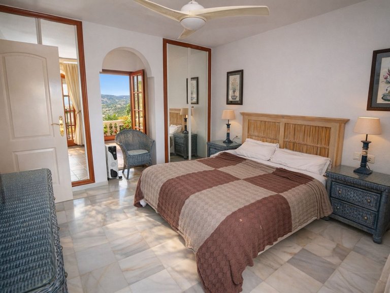 Villa for Sale in Mijas Golf, Malaga 12