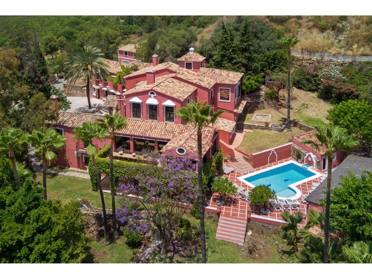 Villa for Sale in Benahavís, Malaga 1