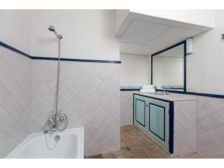 Villa for Sale in Benahavís, Malaga 13