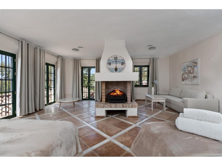 Villa for Sale in Benahavís, Malaga 16