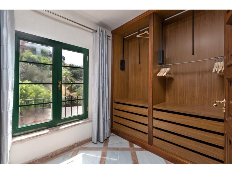 Villa for Sale in Benahavís, Malaga 17