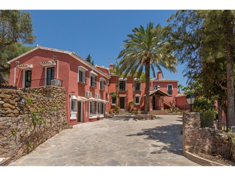 Villa for Sale in Benahavís, Malaga 23