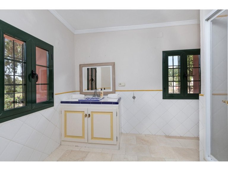 Villa for Sale in Benahavís, Malaga 25