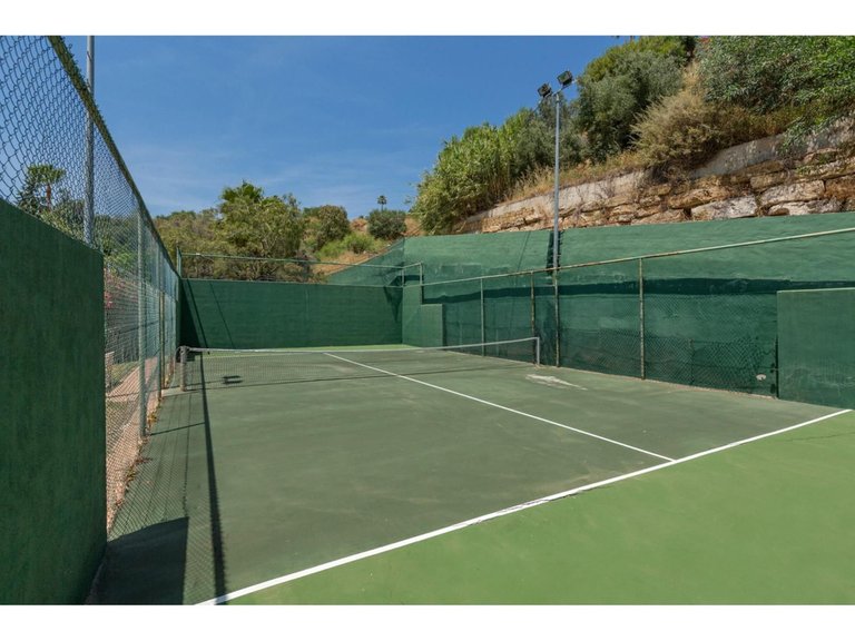 Villa for Sale in Benahavís, Malaga 33