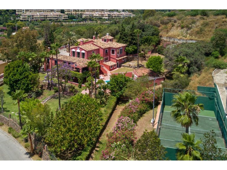 Villa for Sale in Benahavís, Malaga 37